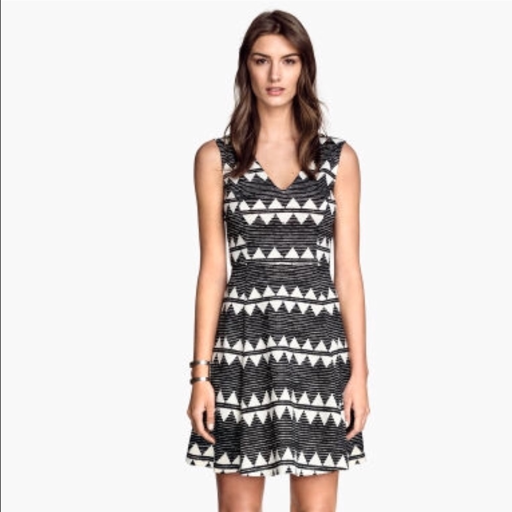 H&M Black and White Short Aztec Casual Party Dress